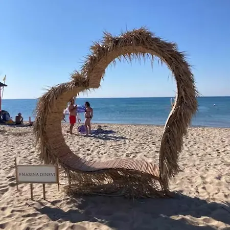 Beachfront Marina Dinevi Apartment *