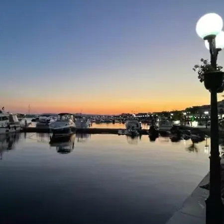 Beachfront Marina Dinevi Apartment