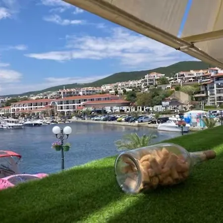 Apartment Beachfront Marina Dinevi